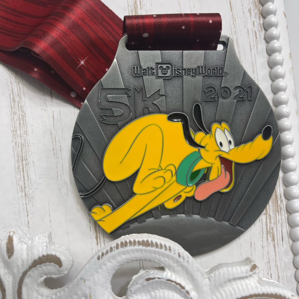 Run Disney Marathon Weekend 2021-5k Medallion Goofy